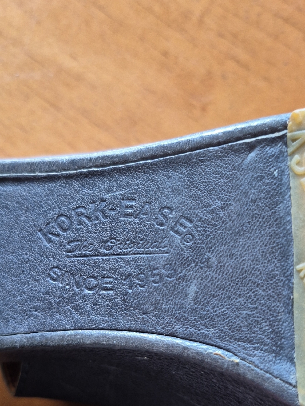 Kork-Ease Gray Platform Sandal with Buckle Strap. Size 9. - Picture 7 of 12